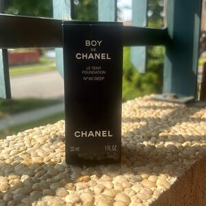 Brand New Boy De Chanel Foundation